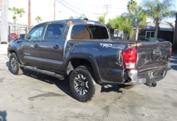 2017 Toyota Tacoma - Thumbnail 7