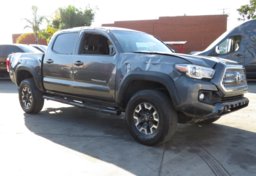 2017 Toyota Tacoma - Thumbnail 4