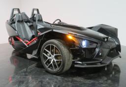 2016 Polaris SLINGSHOT - Thumbnail 2