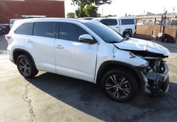 2016 Toyota Highlander - Thumbnail 3