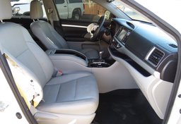 2016 Toyota Highlander - Thumbnail 24