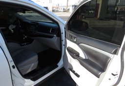 2016 Toyota Highlander - Thumbnail 23