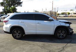 2016 Toyota Highlander - Thumbnail 6