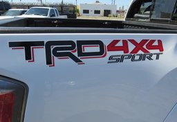 2020 Toyota Tacoma 4WD - Thumbnail 16