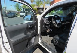 2020 Toyota Tacoma 4WD - Thumbnail 22