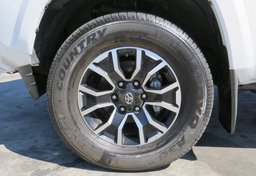 2020 Toyota Tacoma 4WD - Thumbnail 11