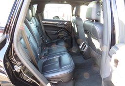 2015 Porsche Cayenne - Thumbnail 27