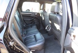2015 Porsche Cayenne - Thumbnail 31
