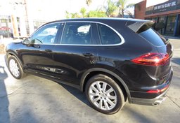 2015 Porsche Cayenne - Thumbnail 10