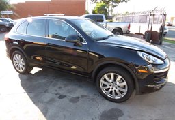2015 Porsche Cayenne - Thumbnail 3