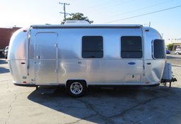 2016 Airstream Sport 22FB - Thumbnail 7