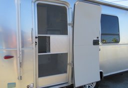 2016 Airstream Sport 22FB - Thumbnail 12