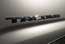 2020 Toyota Tacoma 4WD - Thumbnail 20