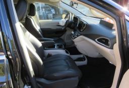 2023 Chrysler Pacifica - Thumbnail 25