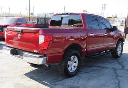 2018 Nissan Titan - Thumbnail 7