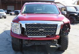 2018 Nissan Titan - Thumbnail 9