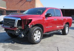 2018 Nissan Titan - Thumbnail 4