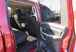 2018 Nissan Titan - Thumbnail 25