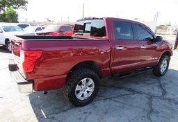 2018 Nissan Titan - Thumbnail 5