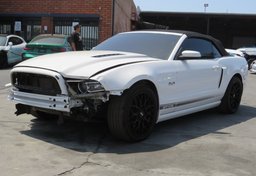 2013 Ford Mustang - Thumbnail 4