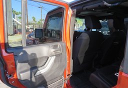 2014 Jeep Wrangler Unlimited - Thumbnail 20