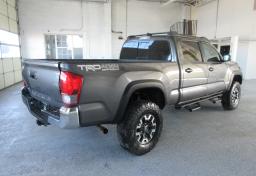 2017 Toyota Tacoma - Thumbnail 5