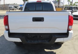 2018 Toyota Tacoma - Thumbnail 12