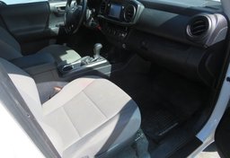 2018 Toyota Tacoma - Thumbnail 24