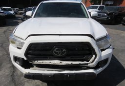 2018 Toyota Tacoma - Thumbnail 11