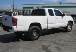 2018 Toyota Tacoma - Thumbnail 10