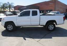 2018 Toyota Tacoma - Thumbnail 5