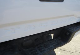 2018 Toyota Tacoma - Thumbnail 16