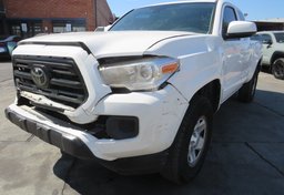 2018 Toyota Tacoma - Thumbnail 13