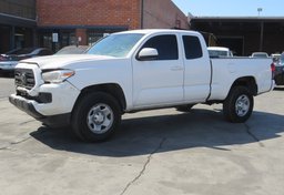 2018 Toyota Tacoma - Thumbnail 3