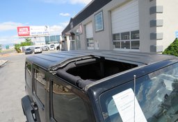 2015 Jeep Wrangler Unlimited - Thumbnail 16