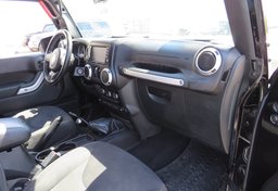 2015 Jeep Wrangler Unlimited - Thumbnail 21