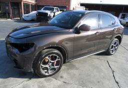 2018 Alfa Romeo Stelvio - Thumbnail 2