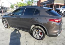 2018 Alfa Romeo Stelvio - Thumbnail 6