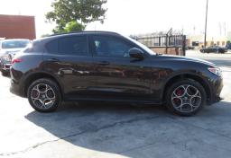 2018 Alfa Romeo Stelvio - Thumbnail 11