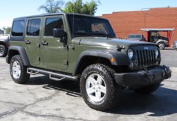 2016 Jeep Wrangler Unlimited - Thumbnail 3