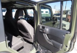 2016 Jeep Wrangler Unlimited - Thumbnail 21