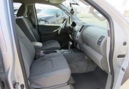 2016 Nissan Frontier - Thumbnail 24