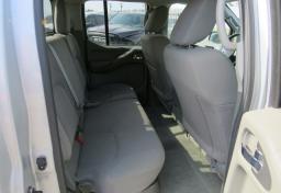 2016 Nissan Frontier - Thumbnail 28