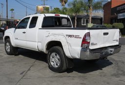 2014 Toyota Tacoma - Thumbnail 4