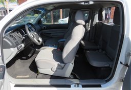 2014 Toyota Tacoma - Thumbnail 19