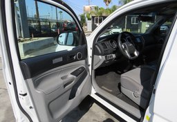 2014 Toyota Tacoma - Thumbnail 18