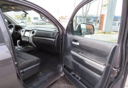 2015 Toyota Tundra Truck - Thumbnail 23