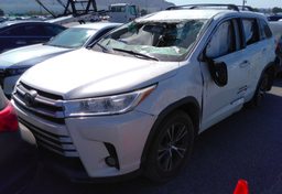 2018 Toyota Highlander - Thumbnail 2