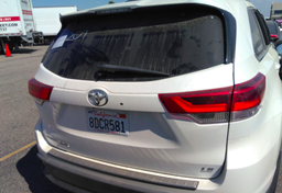 2018 Toyota Highlander - Thumbnail 3