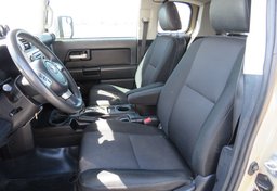 2012 Toyota FJ Cruiser - Thumbnail 22